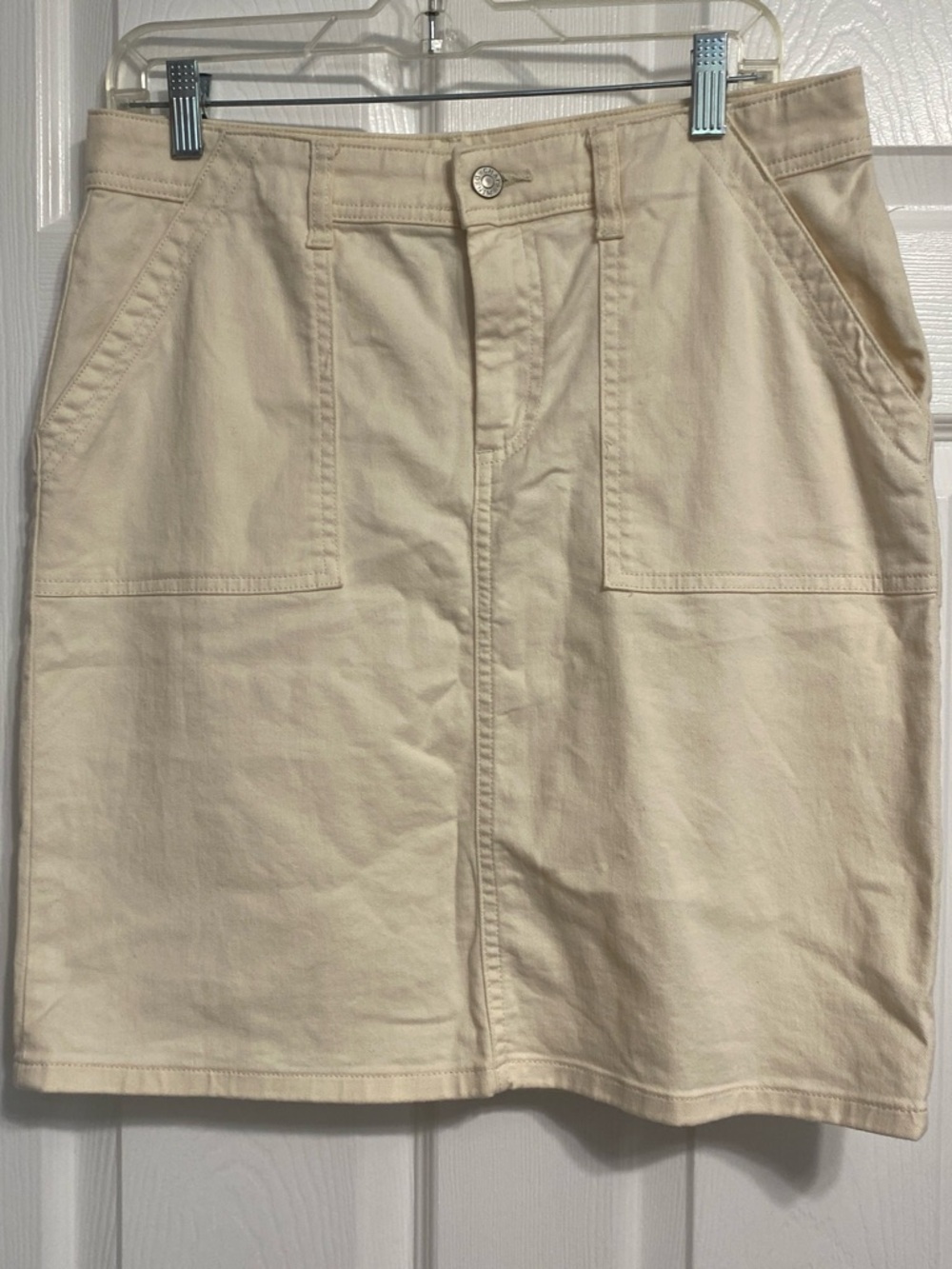 Chaps Cream Flat-Front Cotton Shorts